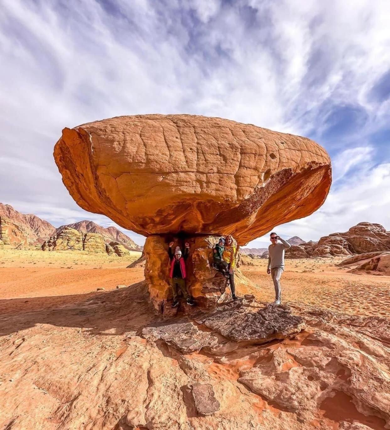 Tamim Luxury Wadi Rum Camp Esterno foto