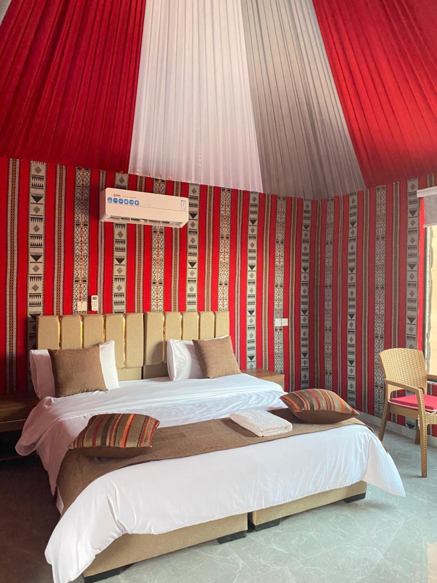 Tamim Luxury Wadi Rum Camp Esterno foto